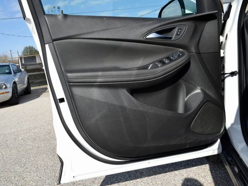 Used 2024 Buick Encore GX Sport Touring image 19