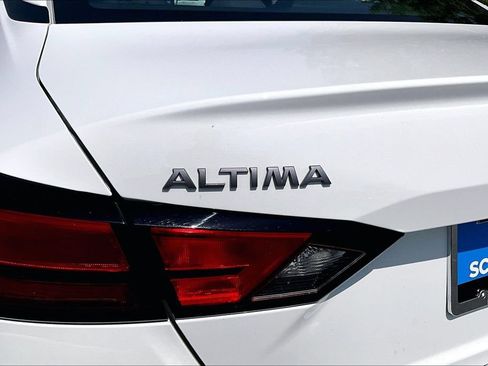 Used 2024 Nissan Altima 2.5 S FWD image 24