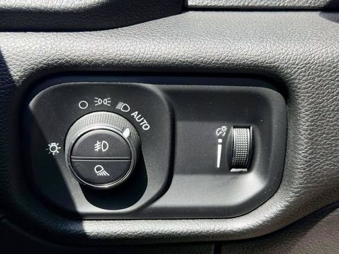 Used 2024 RAM 1500 Big Horn AWD/4WD image 21