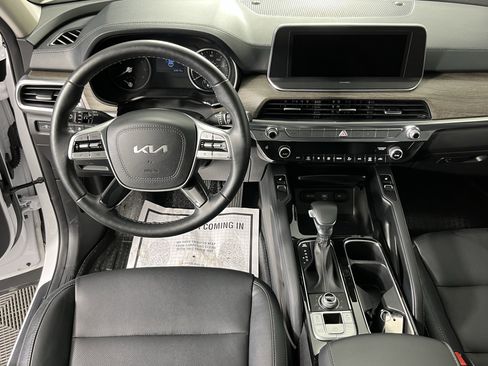 Used 2022 Kia Telluride EX image 18