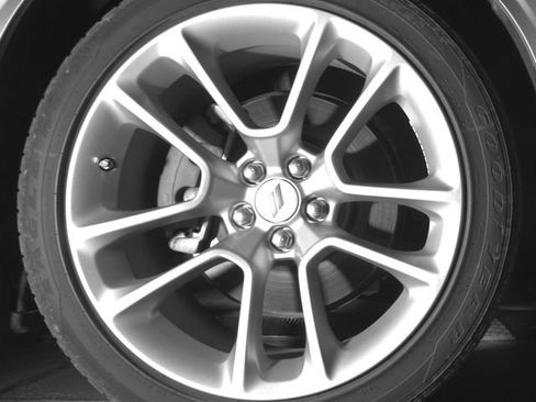 Used 2020 Dodge Challenger R/T RWD image 11
