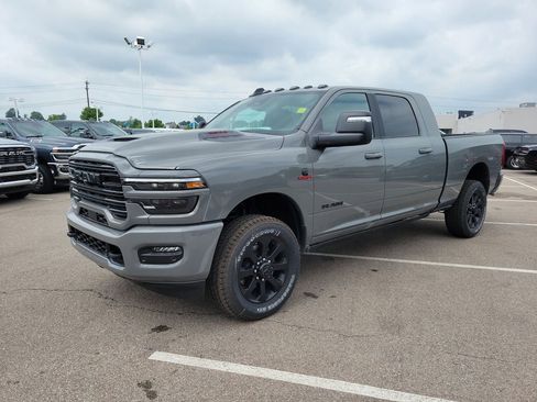 New 2026 RAM 2500 Laramie AWD/4WD image 2