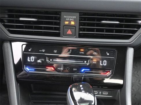 New 2025 Volkswagen Jetta SE image 6