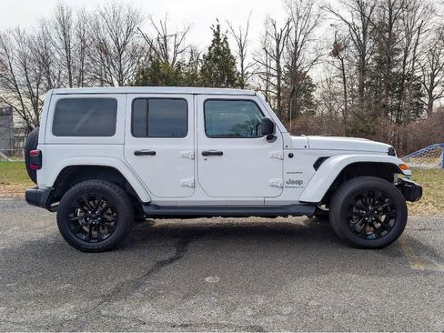 Used 2023 Jeep Wrangler Sahara w/ Cold Weather Group image 4