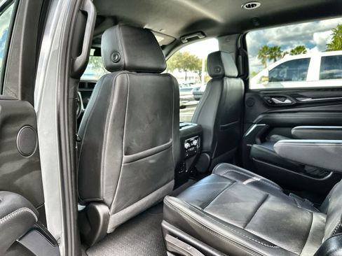 Used 2024 GMC Yukon XL Denali image 12