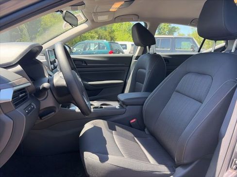 New 2026 Nissan Altima 2.5 SV FWD image 11