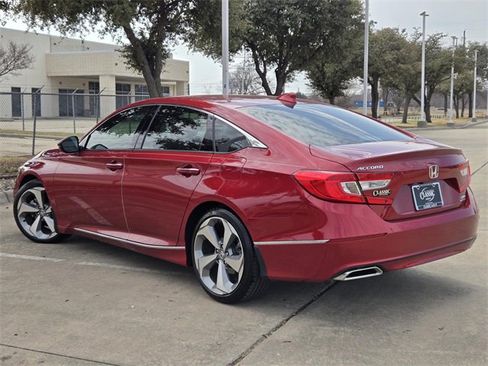 Used 2018 Honda Accord Touring image 4