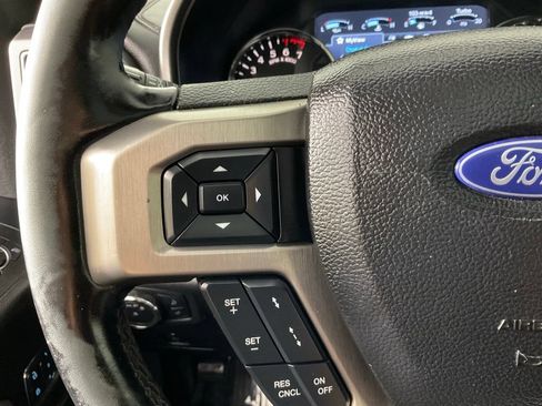 Used 2017 Ford F150 Platinum w/ Equipment Group 701A Luxury AWD/4WD image 25