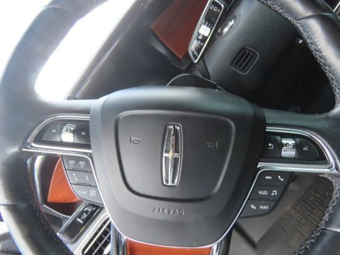 Used 2020 Lincoln Navigator Reserve w/ Equipment Group 208A Reserve AWD/4WD image 25