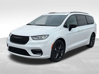 New 2026 Chrysler Pacifica Limited w/ S Appearance Package video 3