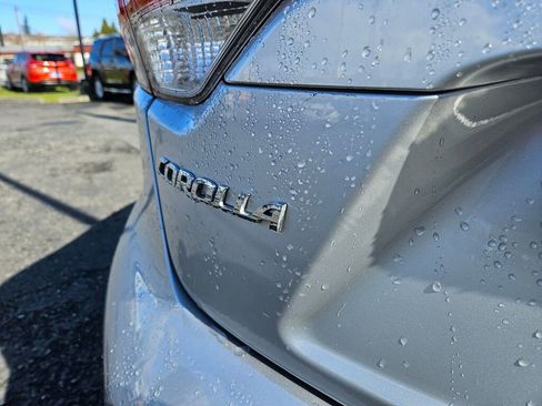 Used 2022 Toyota Corolla LE image 18