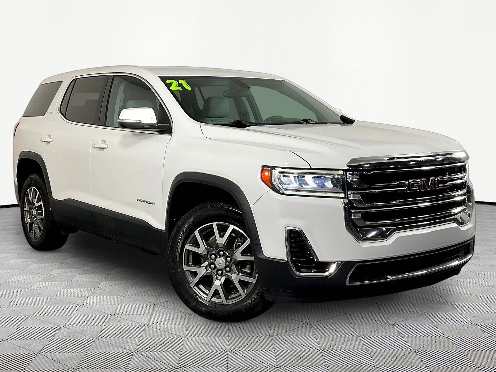 Used 2021 GMC Acadia SLE FWD image 3
