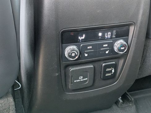 Used 2018 Buick Enclave Premium FWD image 16