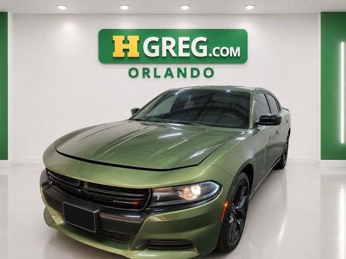 Used 2022 Dodge Charger SXT w/ Blacktop Package RWD image 4