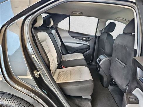 Used 2018 Chevrolet Equinox LT FWD image 19