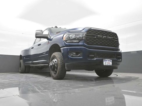Used 2024 RAM 3500 Big Horn w/ Night Edition AWD/4WD image 18