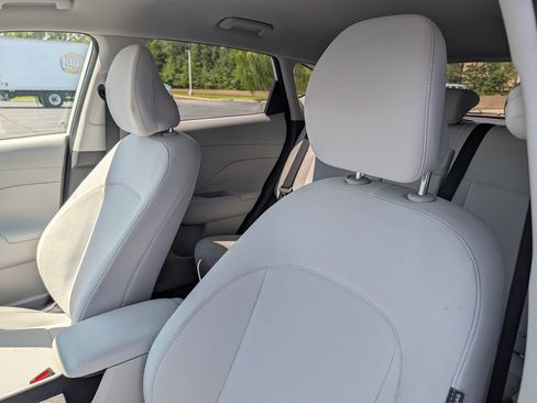 Used 2025 Hyundai Kona SEL FWD image 20