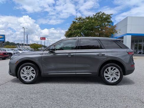 Used 2023 Lincoln Corsair AWD w/ Towing Package image 5