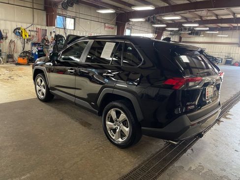 Used 2021 Toyota RAV4 Limited AWD/4WD image 3
