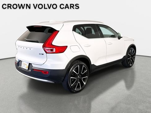 Used 2024 Volvo XC40 B5 Ultimate w/ Protection Package Premier image 6