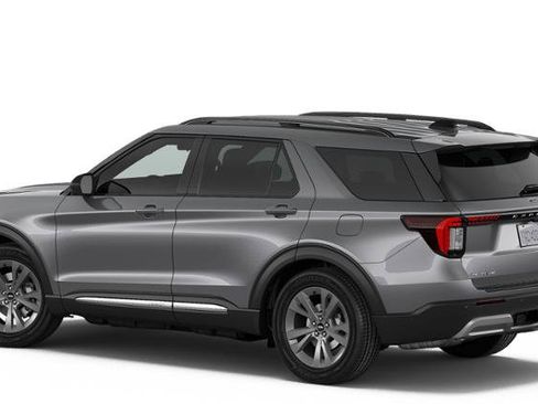 New 2026 Ford Explorer Active w/ Active Comfort Package image 2