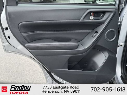 Used 2017 Subaru Forester 2.5i Touring AWD/4WD image 18