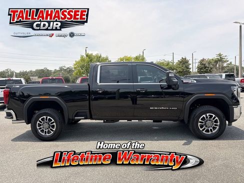Used 2025 GMC Sierra 2500 SLE AWD/4WD image 2