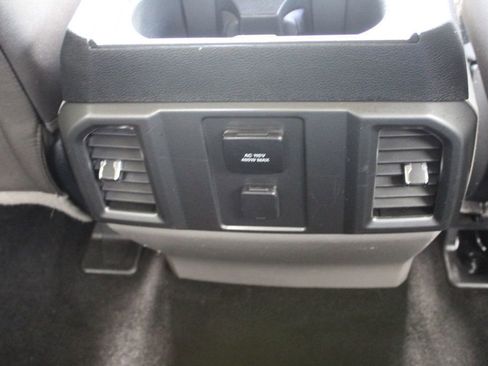 Used 2016 Ford F150 XLT w/ Equipment Group 302A Luxury image 34