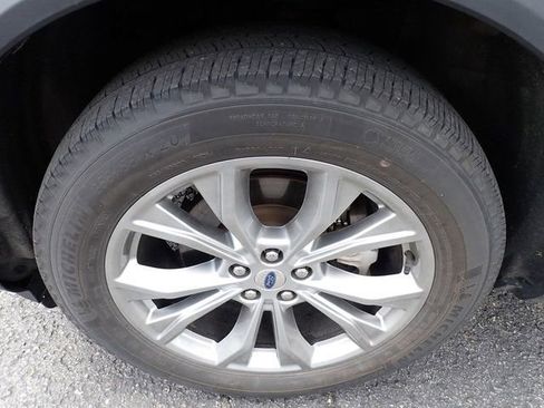 Used 2023 Ford Explorer XLT w/ Equipment Group 202A image 10