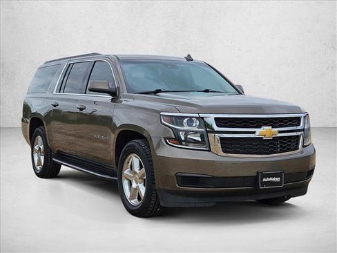 Used 2016 Chevrolet Suburban LT w/ Max Trailering Package RWD image 3