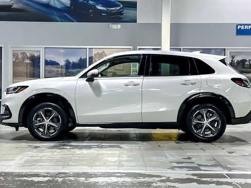 Used 2024 Honda HR-V EX-L image 2