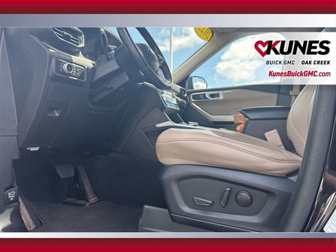 Used 2023 Ford Explorer XLT w/ Equipment Group 202A image 13