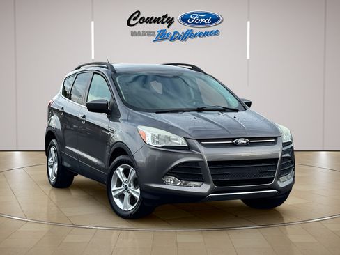 Used 2014 Ford Escape SE w/ Equipment Group 201A AWD/4WD image 1