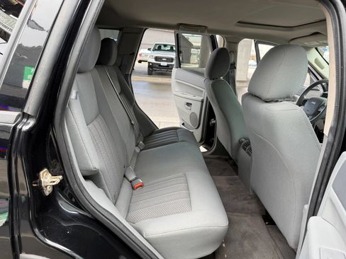 Used 2006 Jeep Grand Cherokee Laredo AWD/4WD image 17