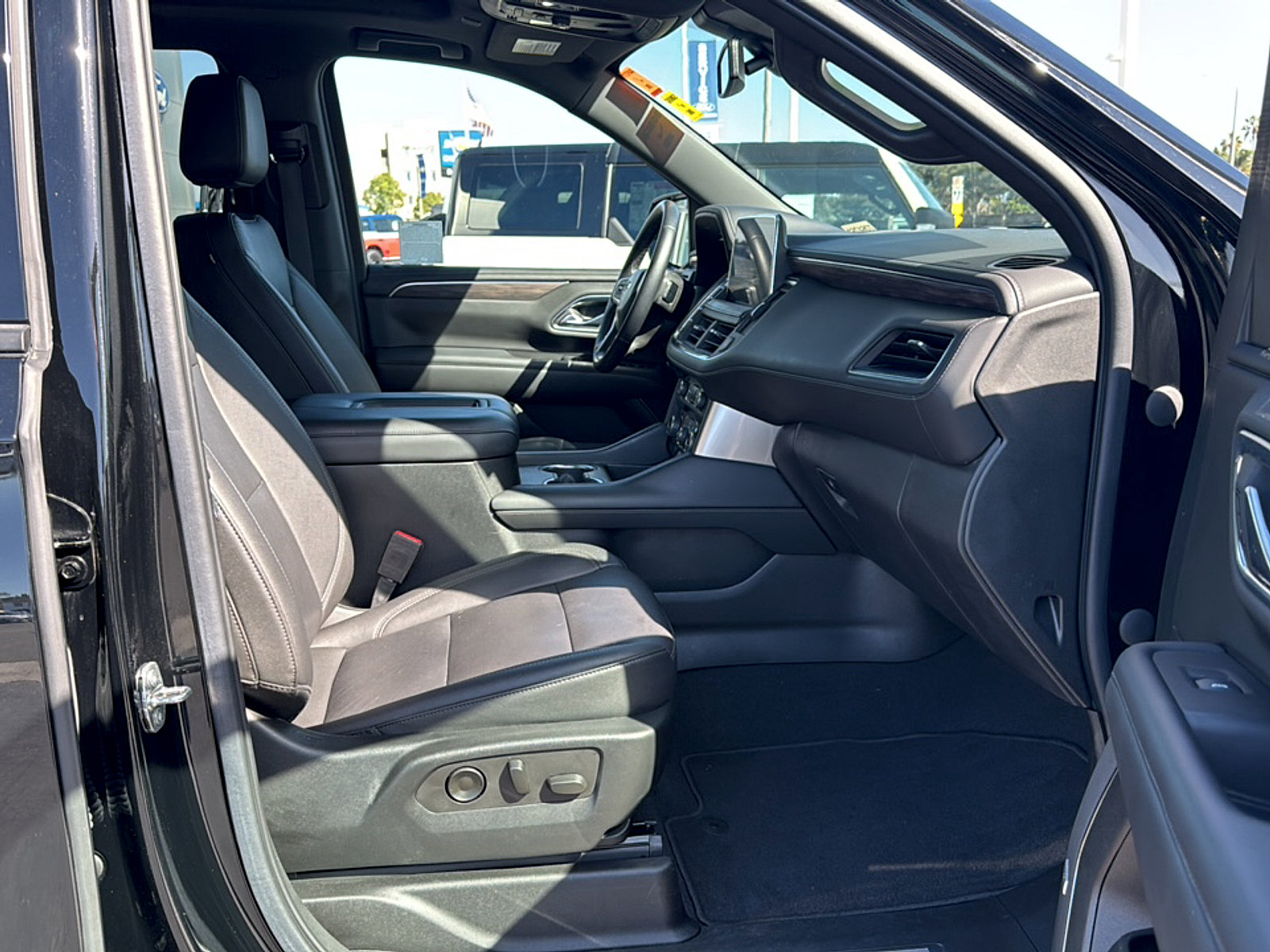 Used 2022 Chevrolet Tahoe Z71 AWD/4WD image 6