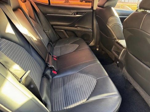Used 2021 Toyota Camry SE FWD image 18