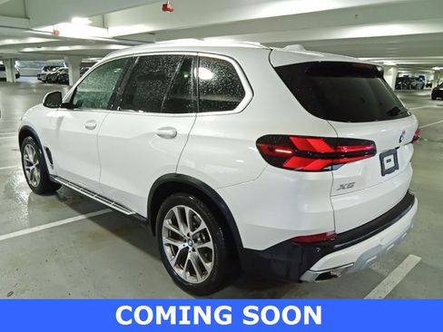 Used 2025 BMW X5 xDrive40i w/ Climate Comfort Package image 8