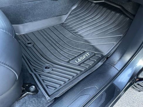 Used 2023 Toyota Tacoma Limited image 27