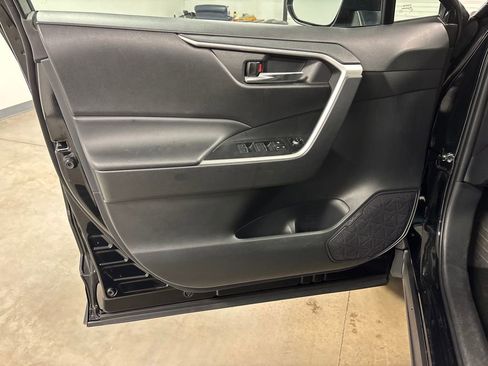 Used 2024 Toyota RAV4 XLE image 33