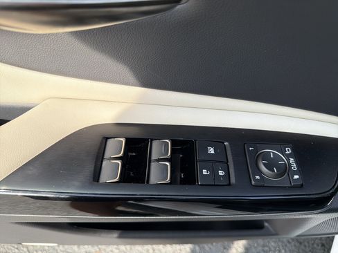 Used 2025 Lexus ES 350 w/ Premium Package FWD image 14