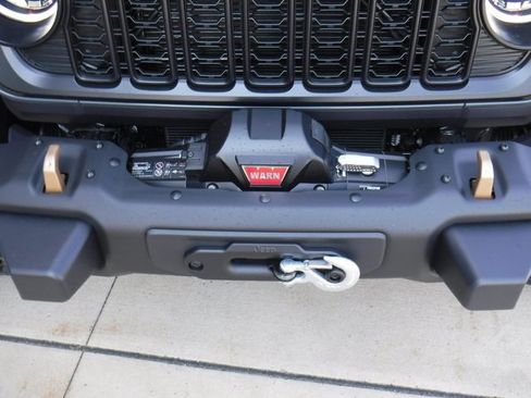 New 2025 Jeep Wrangler Unlimited Rubicon 392 image 14