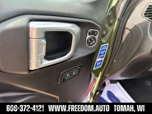 Used 2023 Jeep Gladiator Sport AWD/4WD image 11