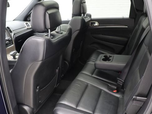 Used 2015 Jeep Grand Cherokee Limited w/ Luxury Group II image 11