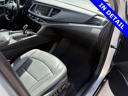 Used 2019 Buick Enclave Essence FWD image 27