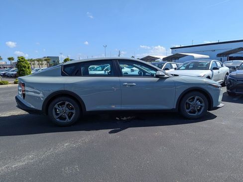 New 2026 Kia K4 LXS image 9