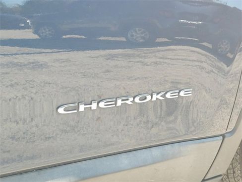 Certified 2020 Jeep Cherokee Latitude image 11