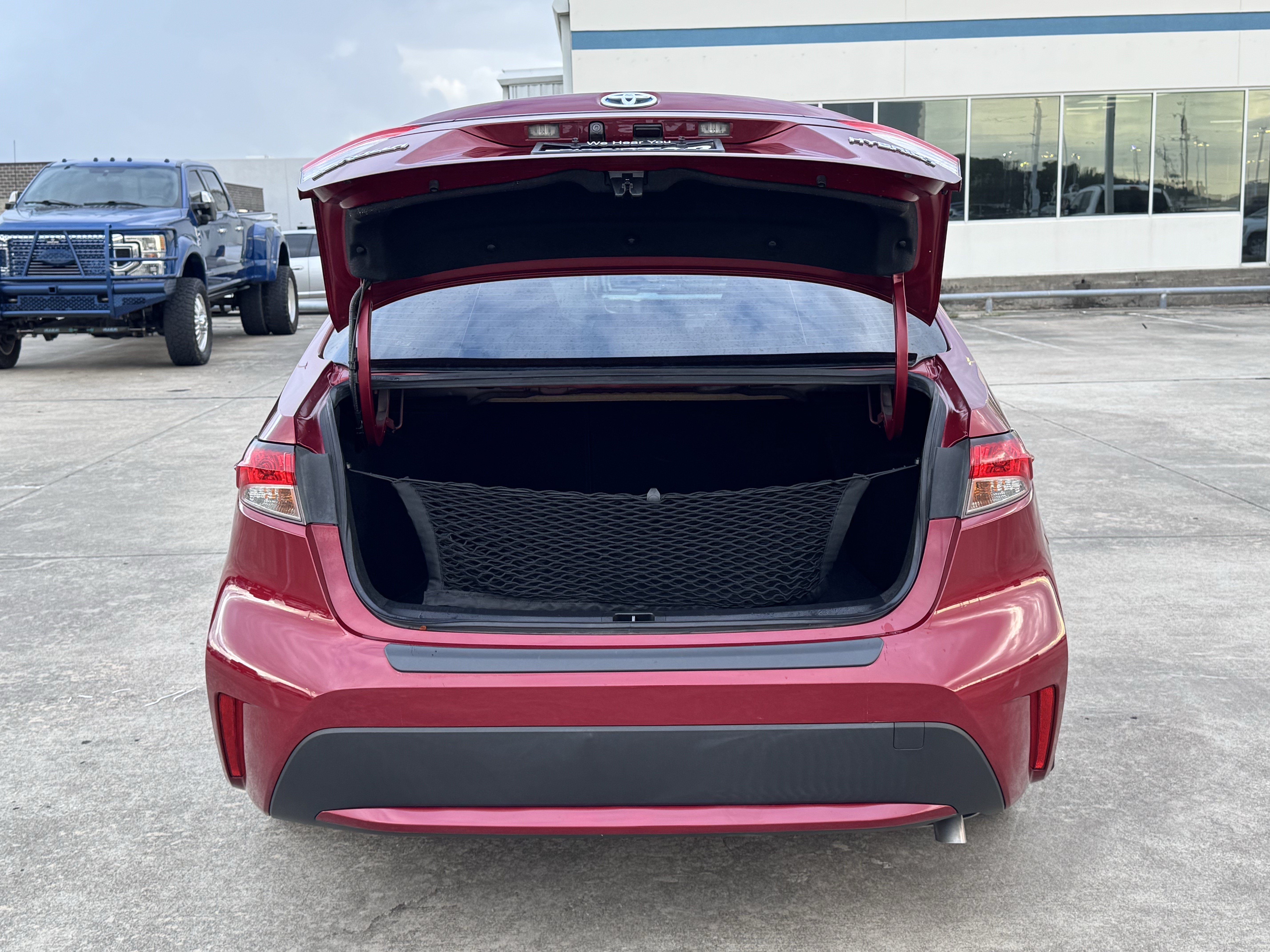 Used 2022 Toyota Corolla LE FWD image 30