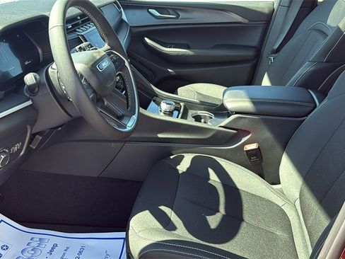 New 2025 Jeep Grand Cherokee Laredo X image 26