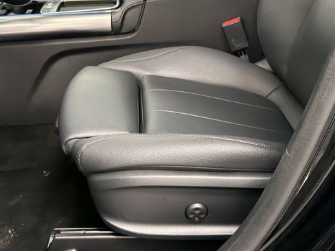 Used 2025 Mercedes-Benz GLA 250 4MATIC image 15