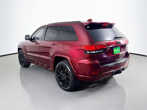 Used 2017 Jeep Grand Cherokee Altitude image 7
